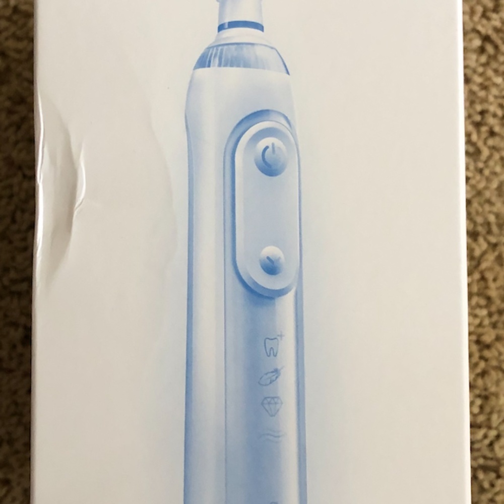 Oral-B Electric Rechargeable Toothbrush #2 - Picture 2 of 4